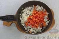 Фото приготовления рецепта: Картофельные гнёзда с начинкой из мясного фарша, овощей и сыра - шаг №7