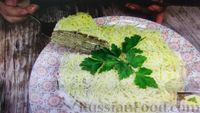 Фото приготовления рецепта: Печёночный торт - шаг №13