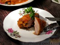 Фото приготовления рецепта: Куриные бёдрышки, тушенные в томатно-соевом соусе - шаг №13