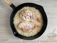 Фото приготовления рецепта: Куриное филе с рисом (на сковороде) - шаг №13