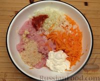 Фото приготовления рецепта: Куриные котлеты с морковью и сметаной, в духовке - шаг №3