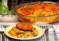 Фото к рецепту: Рис с курицей, грибами и овощами (в духовке)