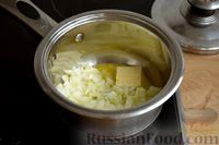 Фото приготовления рецепта: Крем-суп из лисичек - шаг №5