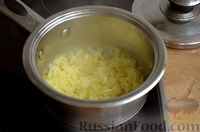 Фото приготовления рецепта: Крем-суп из лисичек - шаг №6