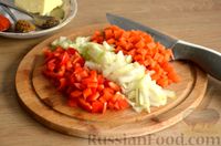 Фото приготовления рецепта: Рисовый суп с овощами (на сливочном масле) - шаг №2