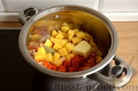 Фото приготовления рецепта: Рисовый суп с овощами (на сливочном масле) - шаг №5