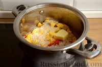 Фото приготовления рецепта: Рисовый суп с овощами (на сливочном масле) - шаг №6