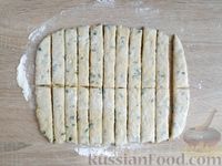 Фото приготовления рецепта: Сырные палочки на кефире, с зелёным луком (на сковороде) - шаг №11