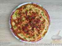 Фото приготовления рецепта: Пирог из лаваша с колбасой, сыром и помидорами (на сковороде) - шаг №21