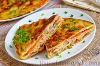 Фото приготовления рецепта: Пирог из лаваша с колбасой, сыром и помидорами (на сковороде) - шаг №23