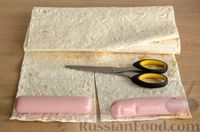 Фото приготовления рецепта: Сосиски с сыром в лаваше (в духовке) - шаг №2