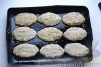 Фото приготовления рецепта: Картофельные котлеты с рыбными консервами и сырно-яичной начинкой (в духовке) - шаг №12