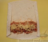 Фото приготовления рецепта: Рулеты из лаваша с фаршем и томатным соусом (в духовке) - шаг №11