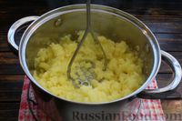 Фото приготовления рецепта: Жареные палочки из картофельного пюре, с кунжутом (во фритюре) - шаг №4