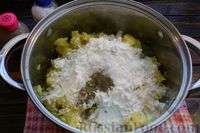 Фото приготовления рецепта: Жареные палочки из картофельного пюре, с кунжутом (во фритюре) - шаг №7