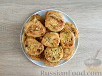 Фото приготовления рецепта: Рулетики из лаваша с сыром, зеленью и яйцами, на сковороде - шаг №19