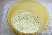 Фото приготовления рецепта: Кукурузные крекеры на оливковом масле, с мёдом и семенами льна - шаг №4