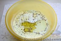 Фото приготовления рецепта: Кукурузные крекеры на оливковом масле, с мёдом и семенами льна - шаг №5