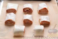 Фото приготовления рецепта: Рулетики из теста фило, с мясной нарезкой и сыром - шаг №9