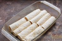 Фото приготовления рецепта: Трубочки из лаваша с курицей и сыром (в духовке) - шаг №10
