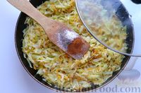 Фото приготовления рецепта: Запечённые рулеты из лаваша с капустой и беконом в яично-молочной заливке - шаг №6