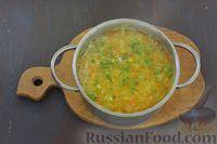 Фото приготовления рецепта: Щи из квашеной капусты с рисом и горошком - шаг №9