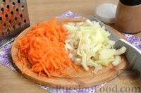 Фото приготовления рецепта: Тушёная капуста с картошкой - шаг №2