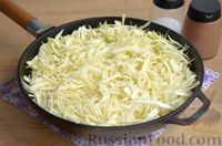 Фото приготовления рецепта: Тушёная капуста с картошкой - шаг №5