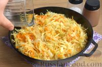 Фото приготовления рецепта: Тушёная капуста с картошкой - шаг №7