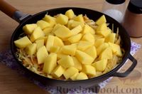 Фото приготовления рецепта: Тушёная капуста с картошкой - шаг №10