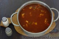 Фото приготовления рецепта: Томатный суп с фасолью и кускусом - шаг №10