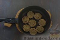Фото приготовления рецепта: Закуска "Ёлочки" из творога и шпината - шаг №3