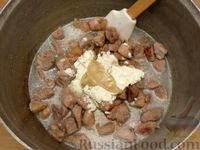 Фото приготовления рецепта: Свинина, тушенная с грибами в сырном соусе (в казанке) - шаг №4