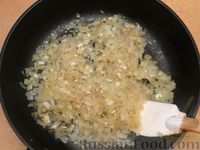 Фото приготовления рецепта: Свинина, тушенная с грибами в сырном соусе (в казанке) - шаг №7