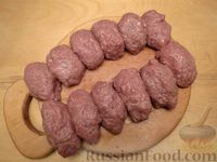 Фото приготовления рецепта: Котлеты из говядины с беконом, запечённые в сливочно-грибном соусе - шаг №5