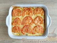 Фото приготовления рецепта: Картофельная запеканка с курицей и помидорами - шаг №19