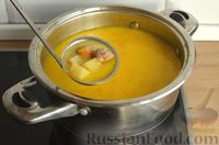 Фото приготовления рецепта: Сырный суп с жареными фрикадельками - шаг №14