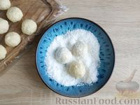 Фото приготовления рецепта: Яично-сырные шарики с начинкой из крабовых палочек - шаг №12
