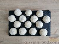 Фото приготовления рецепта: Яично-сырные шарики с начинкой из крабовых палочек - шаг №13