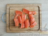 Фото приготовления рецепта: Бутерброды с красной рыбой, яичной намазкой и лимоном - шаг №8