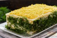Фото приготовления рецепта: Закусочный вафельный торт "Мимоза" с рыбными консервами, морковью и сыром - шаг №13