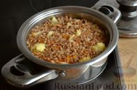 Фото приготовления рецепта: Постная гречка с цветной капустой и грибами - шаг №11