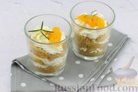 Фото приготовления рецепта: Творожный десерт с печеньем и карамелизированными мандаринами - шаг №14