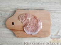 Фото приготовления рецепта: Куриные рулетики с болгарским перцем и помидорами, под сыром (в духовке) - шаг №8