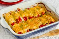 Фото приготовления рецепта: Куриные рулетики с болгарским перцем и помидорами, под сыром (в духовке) - шаг №16