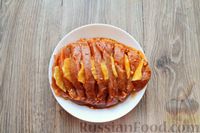 Фото приготовления рецепта: Гармошка из свинины в пикантном маринаде, с апельсинами - шаг №6