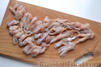 Фото приготовления рецепта: Картофельные гнёзда с рыбой и сыром, в духовке - шаг №3