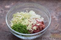 Фото приготовления рецепта: Котлеты-лодочки из мясного фарша и капусты с картофельным пюре - шаг №4