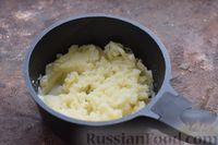 Фото приготовления рецепта: Котлеты-лодочки из мясного фарша и капусты с картофельным пюре - шаг №10