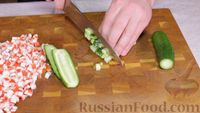 Фото приготовления рецепта: Крабовый салат без риса - шаг №2